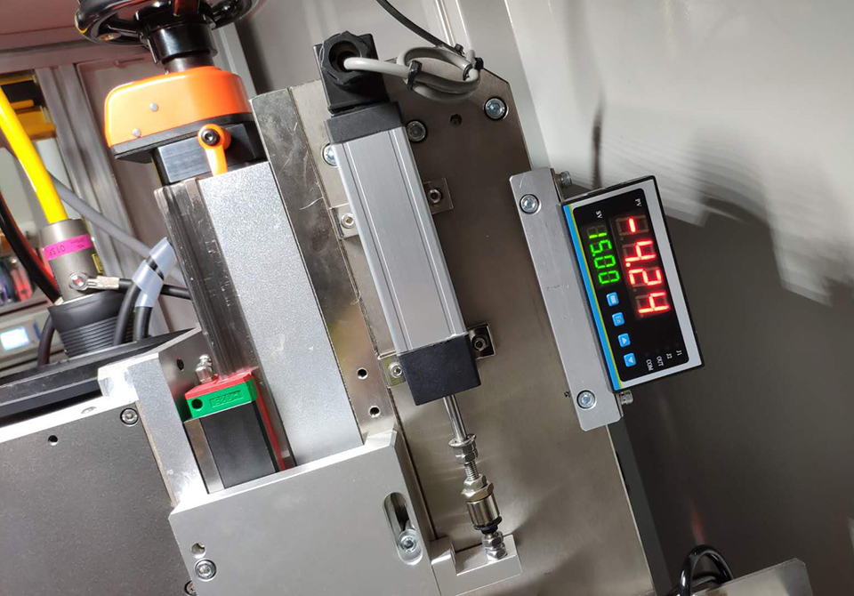 米蘭特KTC拉桿式位移傳感器用于半自動工裝臺位移測控系統(tǒng)現(xiàn)場案例.jpg 米蘭特KTC拉桿式位移傳感器用于半自動工裝臺位移測控系統(tǒng)現(xiàn)場案例.jpg